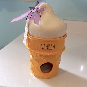 Rae dunn VANILLA ICE CREAM birdhouse